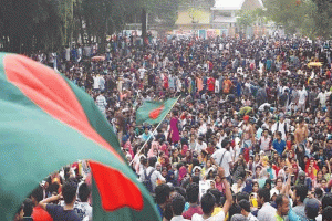 অস্ত্রের মুখেও থামেনি আন্দোলন, একদিন এগিয়ে আনা হয় ‘মার্চ টু ঢাকা’ কর্মসূচি