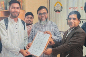 শাকসু নির্বাচনের মনোনয়ন ফর্ম উত্তোলন করলেন আলী আব্বাস শাহিন