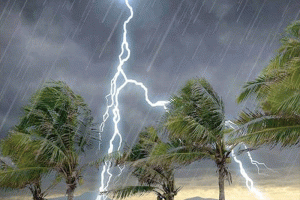 দুপুরের মধ্যে তুমুল বজ্রবৃষ্টির আভাস