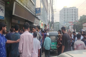 সংবাদ প্রকাশের পর বিছনাকান্দিতে চাল পেলেন অর্ধশত দুস্থ মানুষ