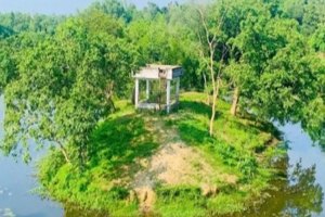 পাহাড়ের কোলে এক নীল পদ্ম বড়লেখার ‘বেকি লেক’