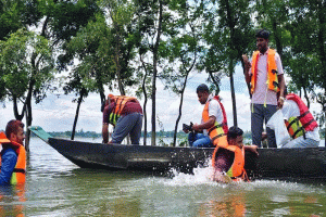 জাফলংয়ে'জাঙ্গুয়ার হাওর': নজর কাড়ছে ভ্রমণপিপাসুদের