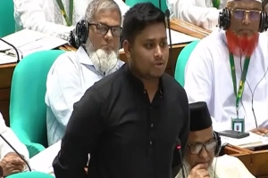 ‘মত প্রকাশের স্বাধীনতা নয়, দ্বিমত প্রকাশের স্বাধীনতা চাই’