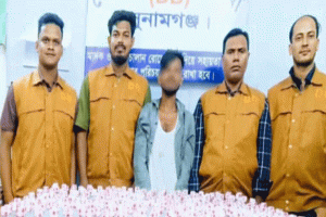 সুনামগঞ্জে ৩ শ’ বোতল দেশীয় চোলাই মদসহ গ্রেপ্তার ১ জন