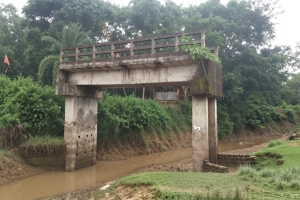 ​মাধবপুরে ১০ বছর ধরে অকেজো সংযোগ সেতু