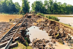 সিলেট-ছাতক রেলপথে চলছে সংস্কার কাজ