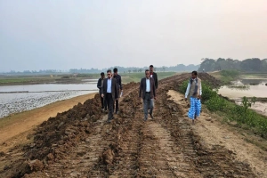 সুনামগঞ্জের হাওরে বাঁধ সংস্কারে ধীরগতি, বোরো ফসল নিয়ে দুশ্চিন্তা