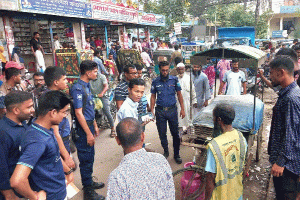 হবিগঞ্জে ফুটপাতের শতাধিক অবৈধ স্থাপনা উচ্ছেদ