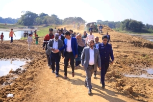 সুনামগঞ্জে ফসল রক্ষায় ১০৩ কোটি টাকার বাঁধ নির্মাণ ও সংস্কার কাজের উদ্বোধন
