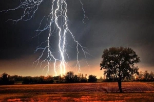 দেড় দশকে বজ্রপাতে সাড়ে চার হাজার মানুষের মৃত্যু