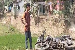 বানিয়াচং সড়কে দুই মোটরসাইকেলের মুখোমুখি সংঘর্ষ, আহত ৩