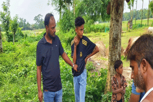 হাতেনাতে মাদকসহ আটক যুবককে ‘গায়েব’ করে অজ্ঞাত মামলা!