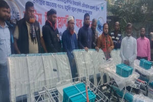 ছাতকে কৃষকদের মাঝে ধানের চারা রোপণ যন্ত্র বিতরণ