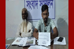 ছাতকে চুরির মামলা করায় অস্ত্র দিয়ে ফাঁসানোর চেষ্টা