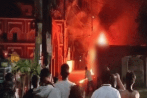 সিলেটে গভীর রাতে ভয়াবহ অগ্নিকাণ্ডে ১৩টি যানবাহন পুড়ে ছাই
