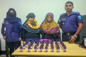 কোম্পানীগঞ্জে ভারতীয় নিষিদ্ধ স্কাপ সিরাপসহ দুই নারী আটক