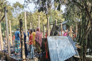 সুনামগঞ্জে পুড়ল বসতঘর :দিশেহারা ৭ সদস্যের পরিবার