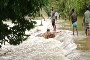টানা বৃষ্টিতে সিলেট অঞ্চলে বাড়ছে নদীর পানি,বন্যার শঙ্কা