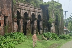 সুনামগঞ্জের অহংকার ‘সুখাইড় জমিদার বাড়ি’: সংরক্ষণের দাবি এলাকাবাসীর