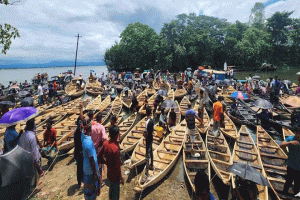 সুনামগঞ্জে জমজমাট শতবর্ষী ‘নাও মহাল’